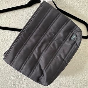Lug Insulated Pouch